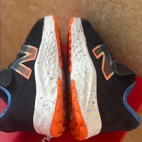 NWT New Balance Infants Fresh Foam Arishi v4 Sneakers Sz: 6 - Picture 9 of 10